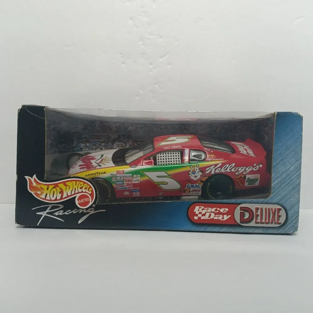Vintage NASCAR Terry Labonte #5 Race Day Deluxe 1:24 Diecast Kellogg's 2000 Car